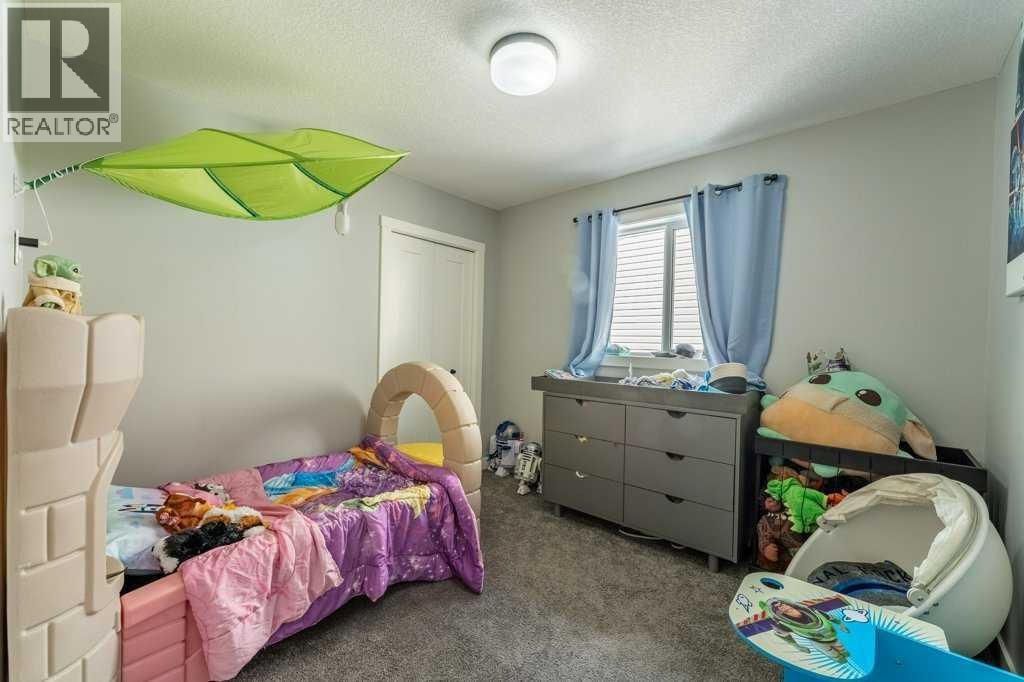 110 Hillcrest Close SW — photo 23