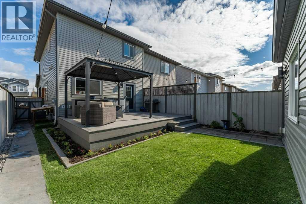 110 Hillcrest Close SW — photo 33