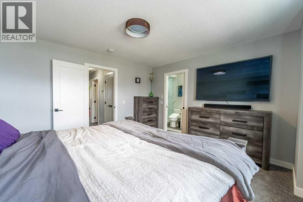110 Hillcrest Close SW — photo 19
