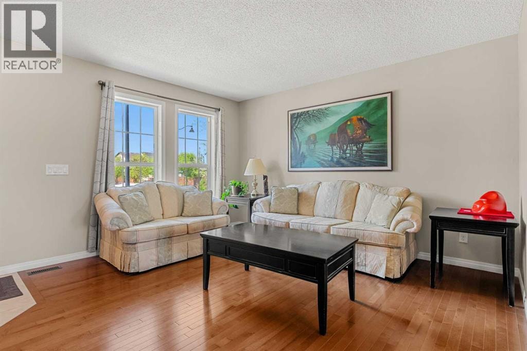 249 Elgin Meadows Park SE — photo 2