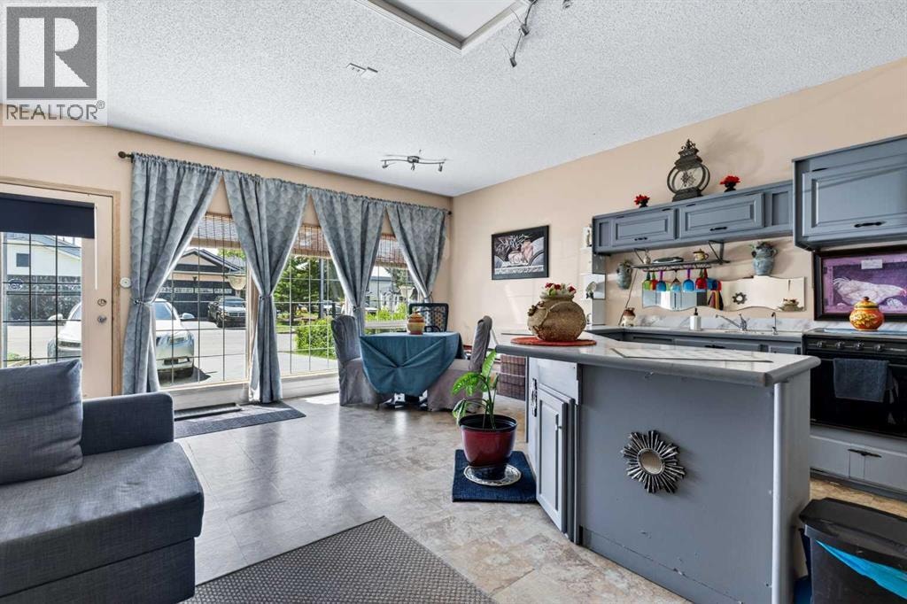 159 Fresno Place NE — photo 6