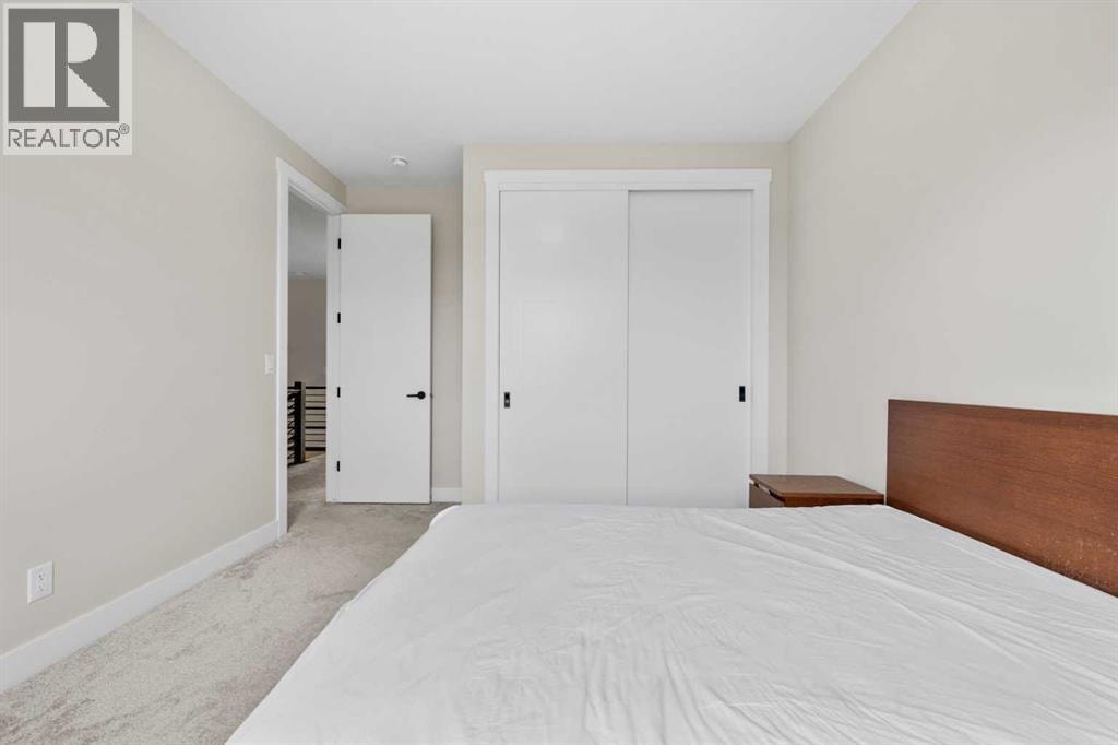 629 Southwinds Close SW — photo 32