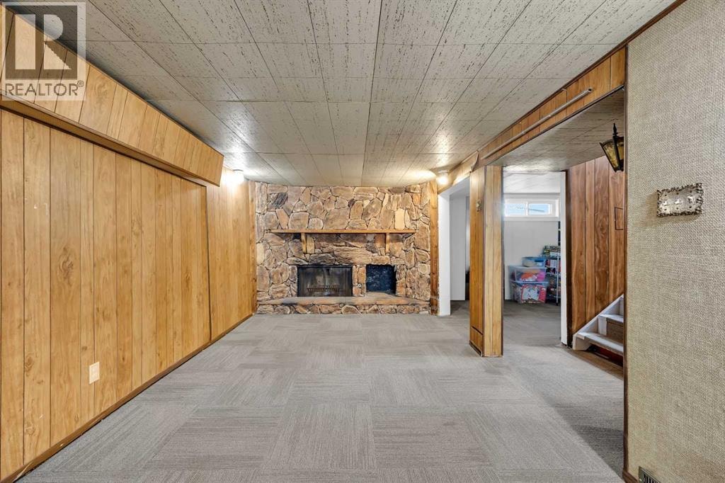 5008 2 Street NW — photo 24