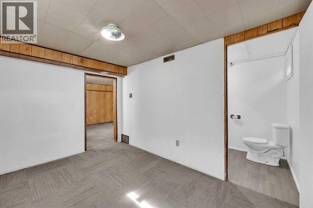 5008 2 Street NW — photo 29