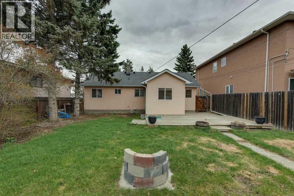 7615 36 Avenue NW — photo 36