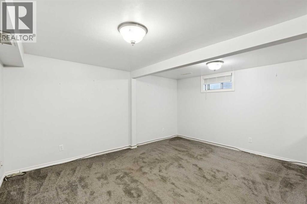 7615 36 Avenue NW — photo 31