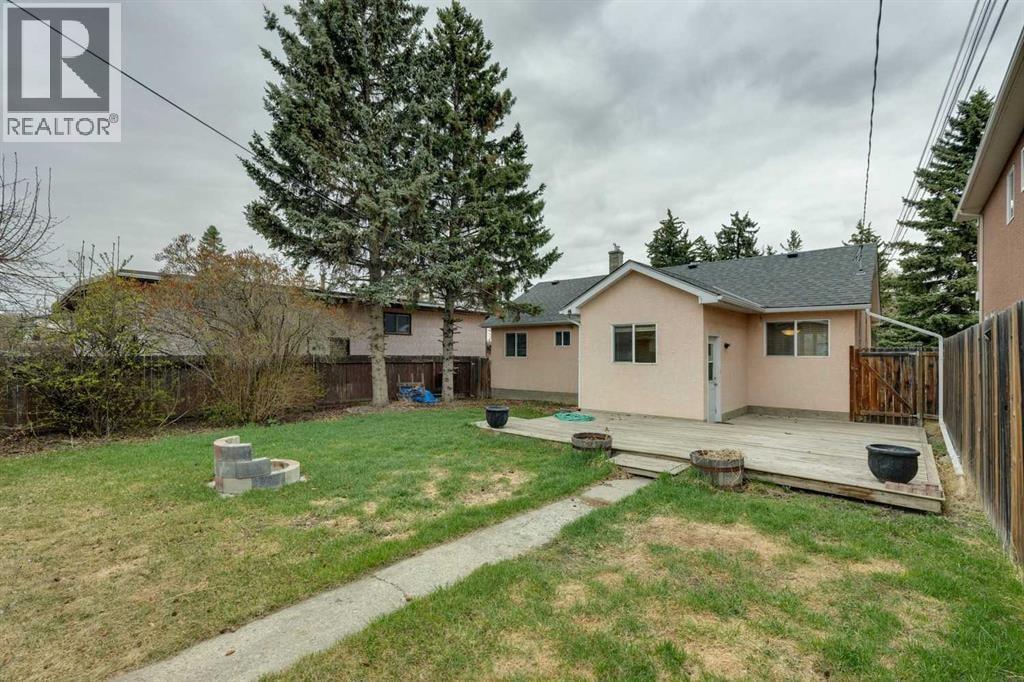 7615 36 Avenue NW — photo 35