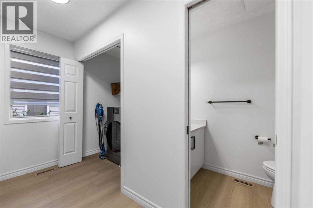 7 Country Hills Park NW — photo 18