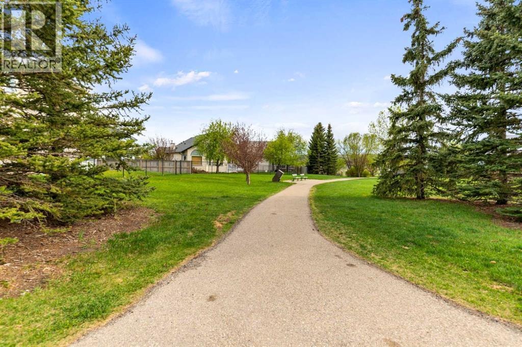 7 Country Hills Park NW — photo 10