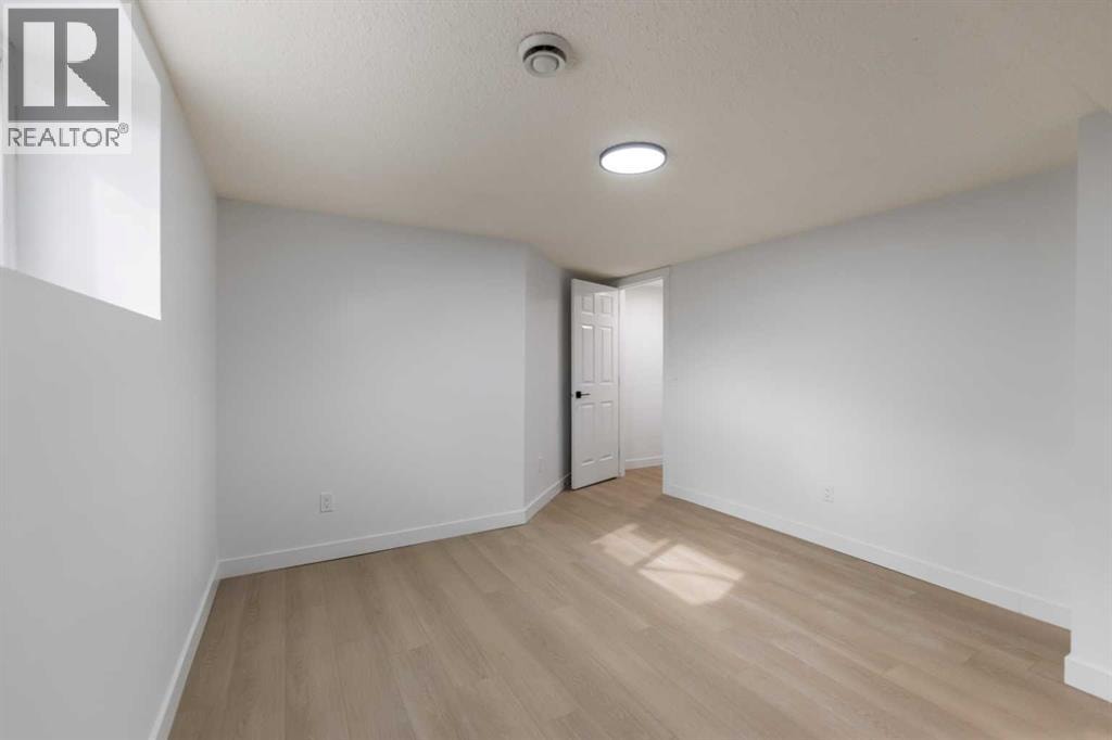 7 Country Hills Park NW — photo 43