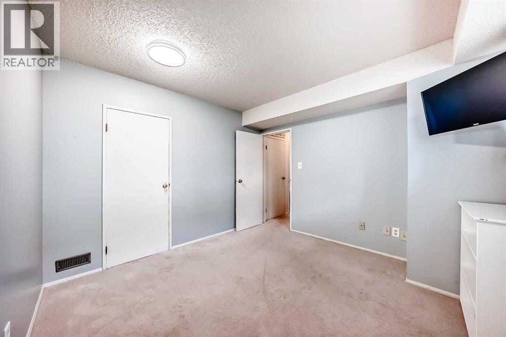 3, 4503 75 Street NW — photo 33