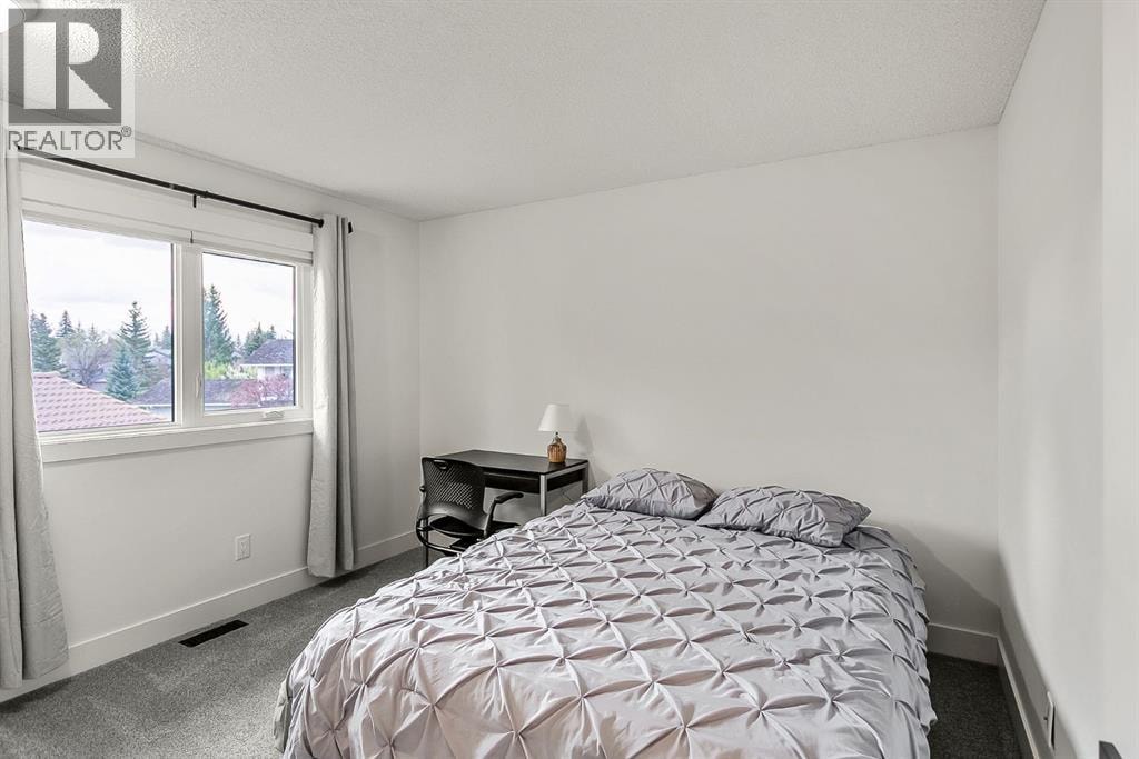 75 Woodacres Crescent SW — photo 39