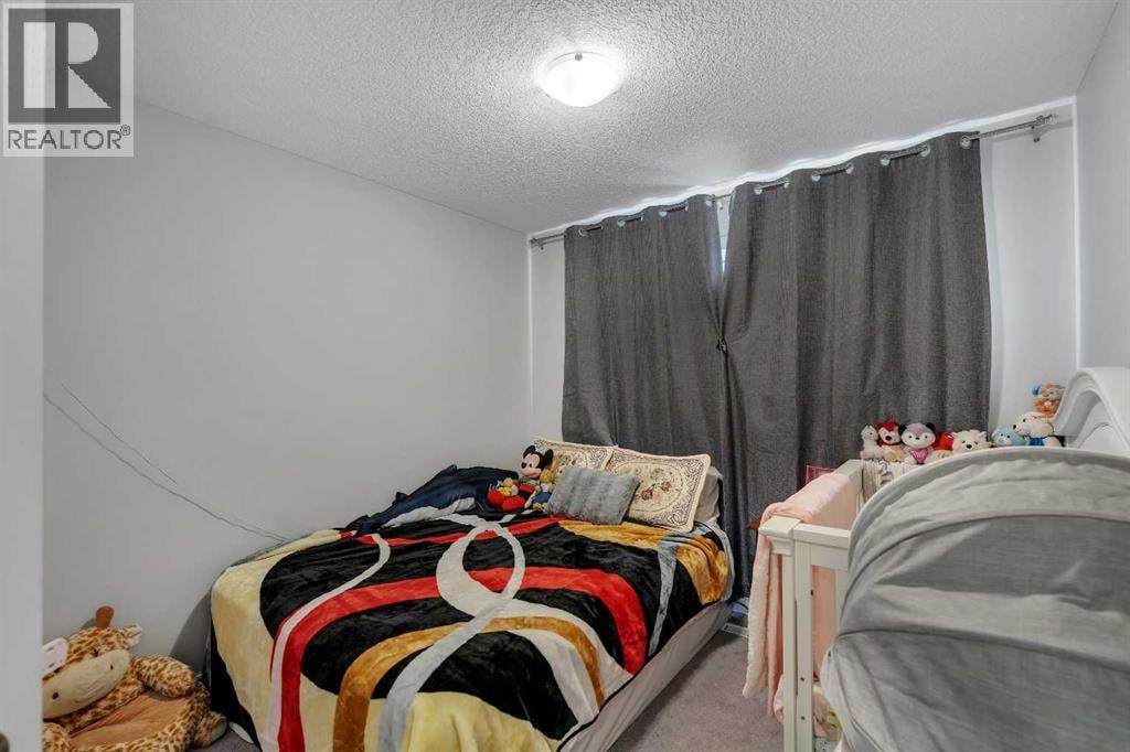 552 Redstone Drive NE — photo 16