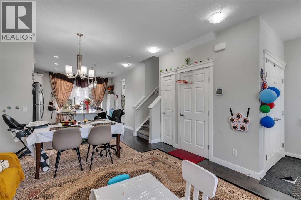 552 Redstone Drive NE — photo 4