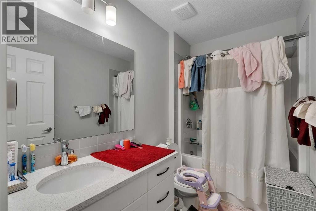 552 Redstone Drive NE — photo 18