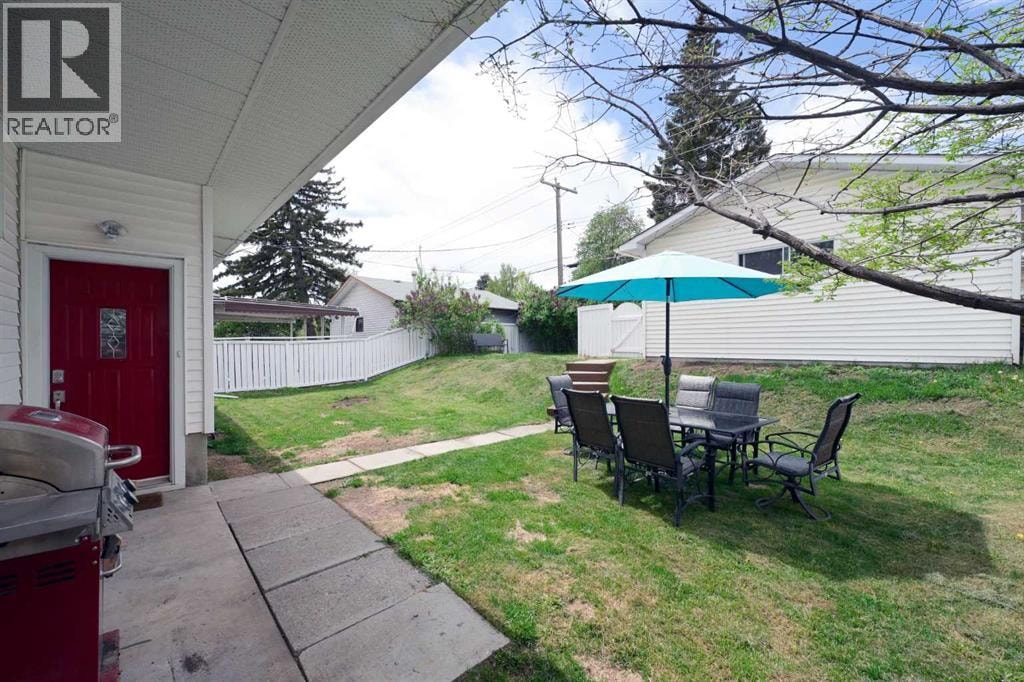 4027 19 Street NW — photo 26