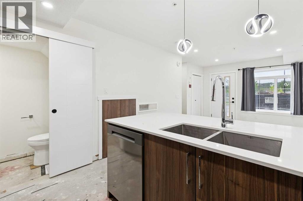 305, 156 Park Street — photo 8