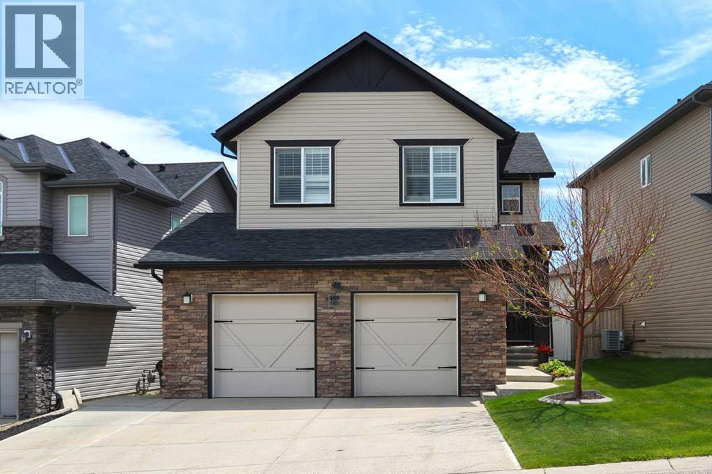 159 Sherwood Crescent NW — photo 1