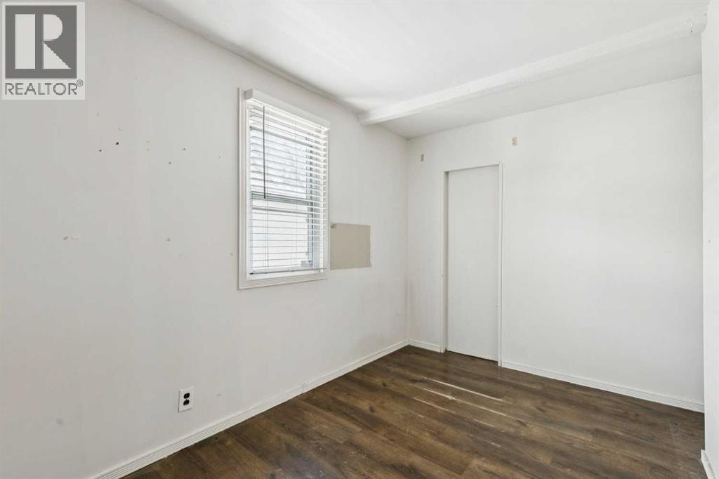 8312 47 Avenue NW — photo 8