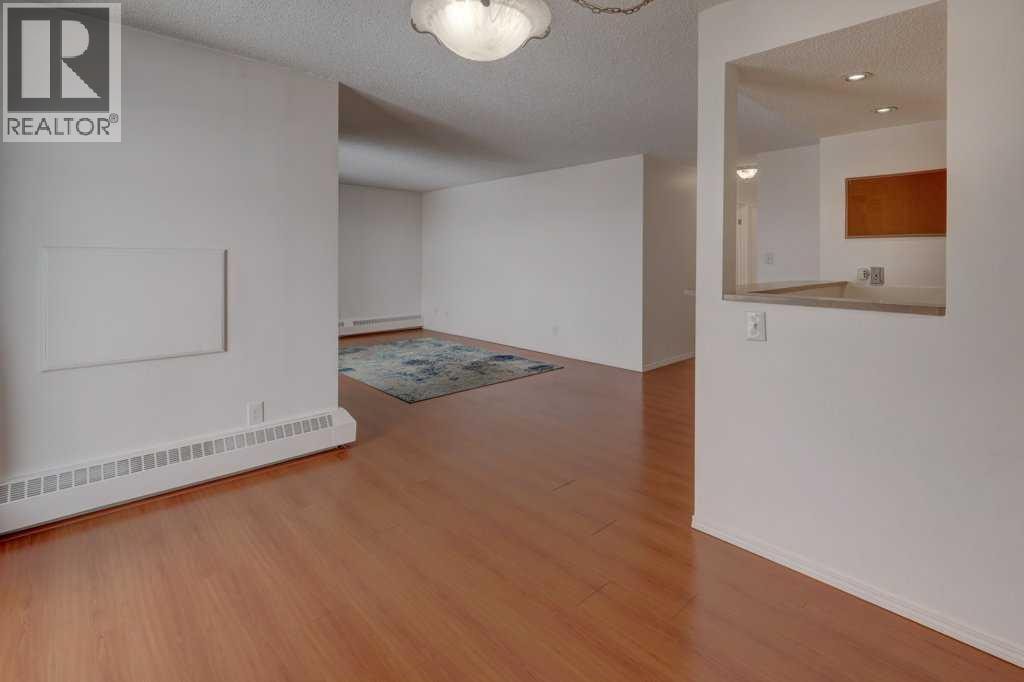 811, 8604 48 Avenue NW — photo 3
