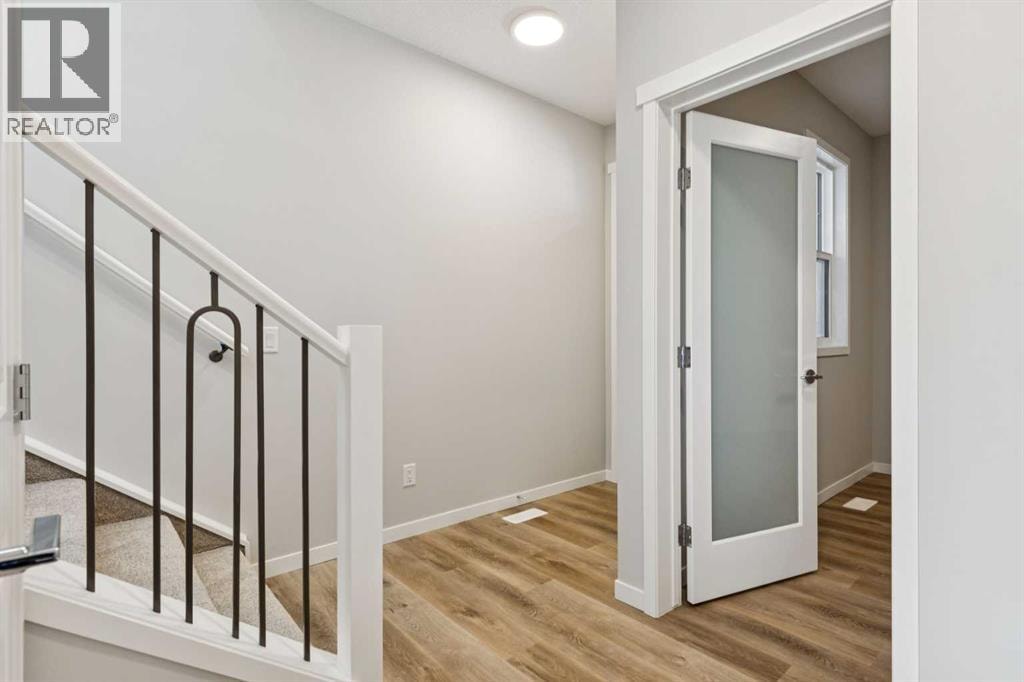 374 Hotchkiss Manor SE — photo 2