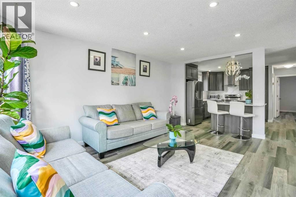76 Aberfoyle Close NE — photo 5