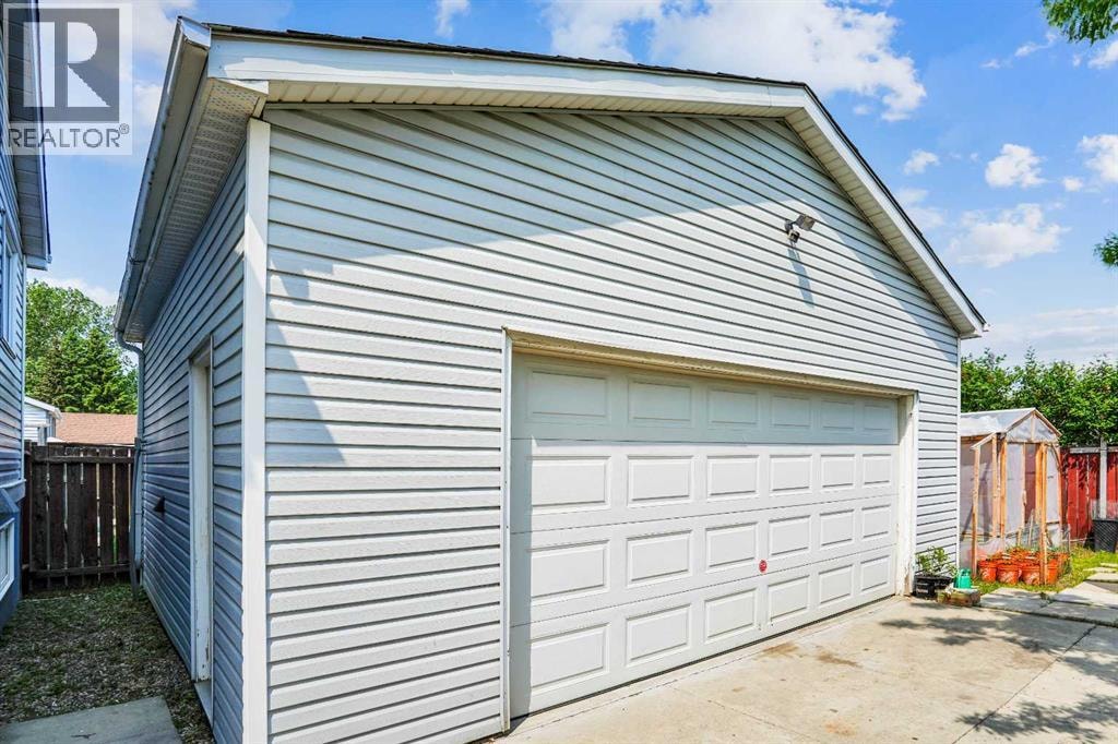 76 Aberfoyle Close NE — photo 37