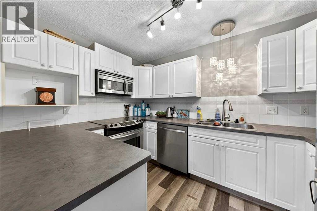 15 Cedarview Mews SW — photo 9