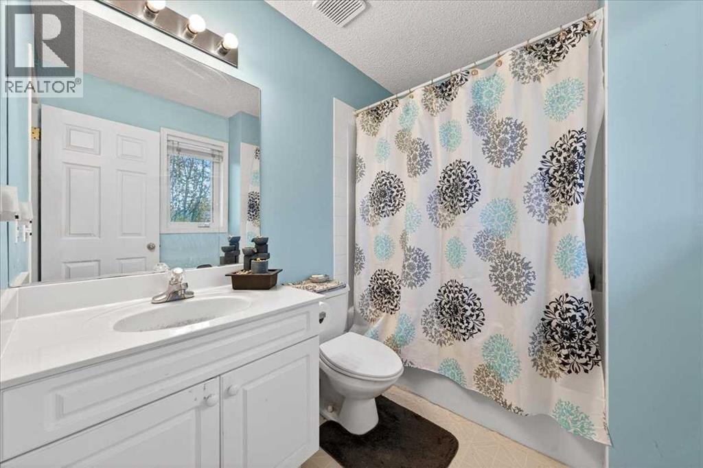 15 Cedarview Mews SW — photo 31