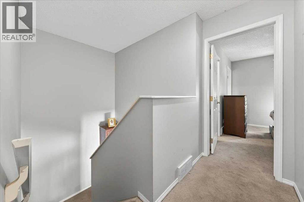 15 Cedarview Mews SW — photo 28
