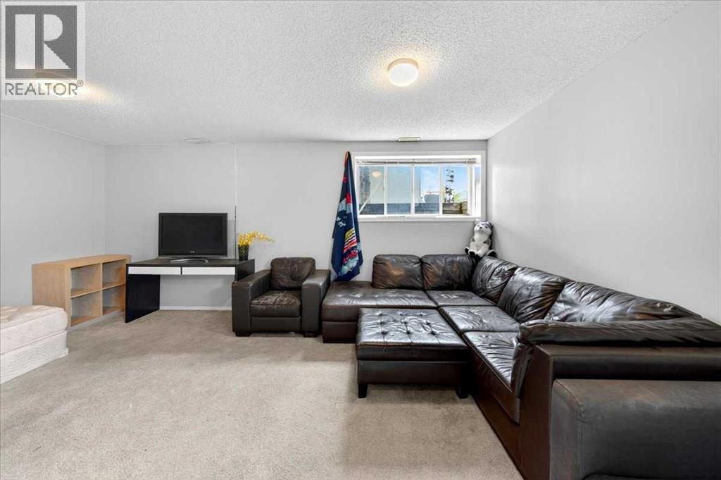 15 Cedarview Mews SW — photo 39