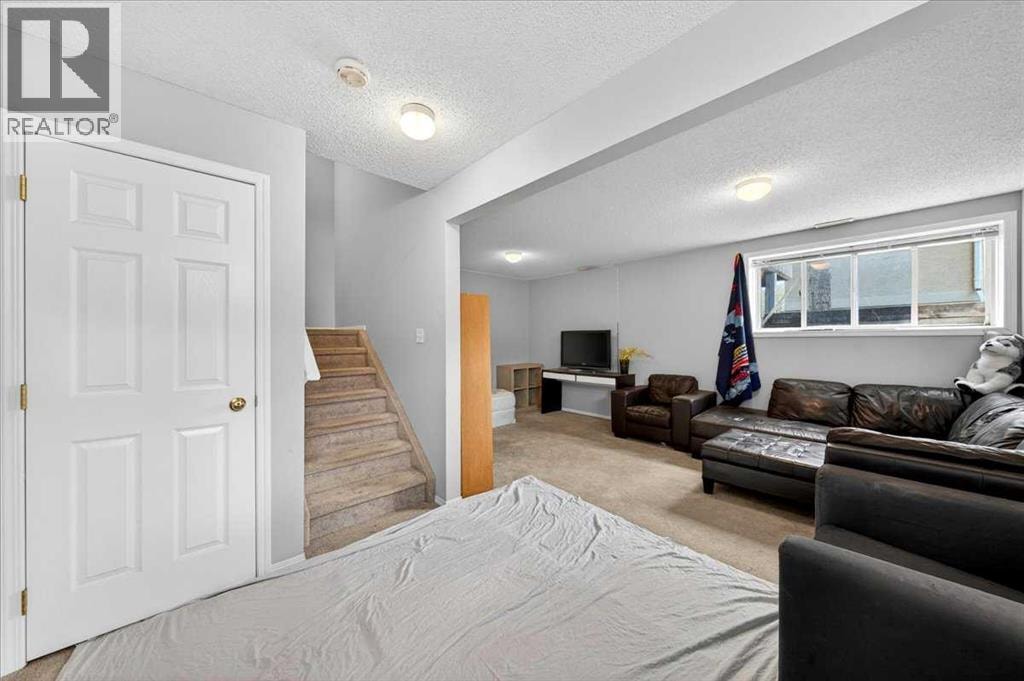 15 Cedarview Mews SW — photo 38