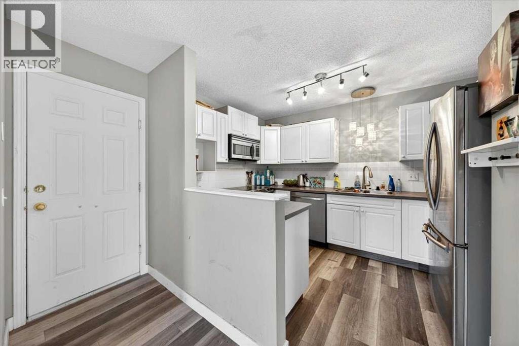 15 Cedarview Mews SW — photo 8