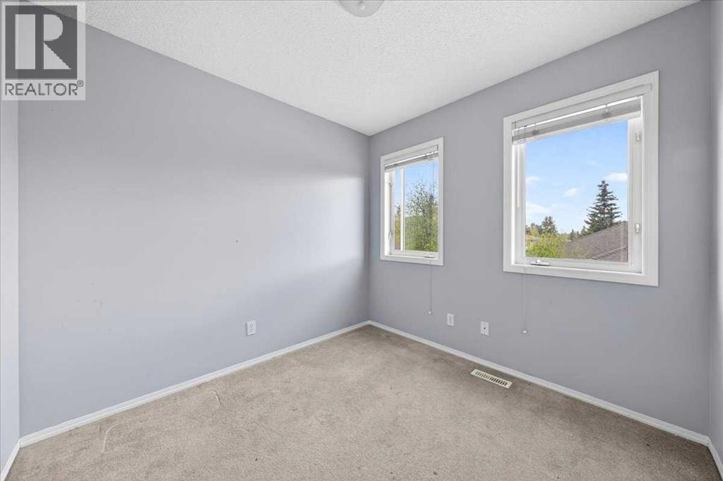 15 Cedarview Mews SW — photo 36