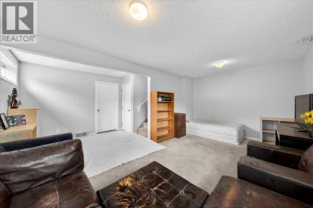 15 Cedarview Mews SW — photo 43