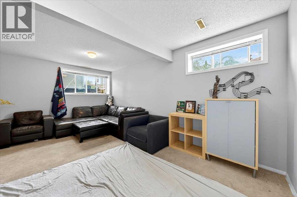 15 Cedarview Mews SW — photo 44