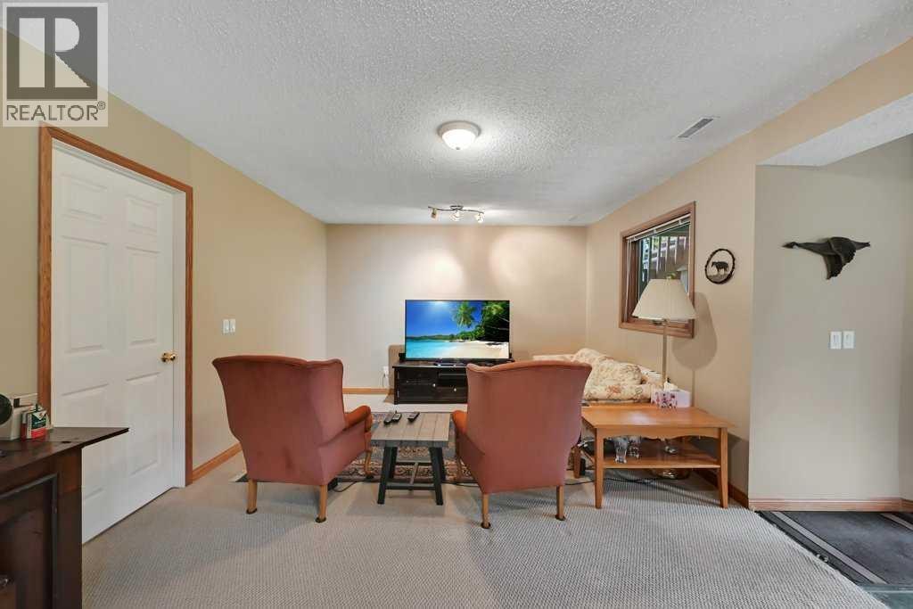158 Valley Glen Heights NW — photo 35