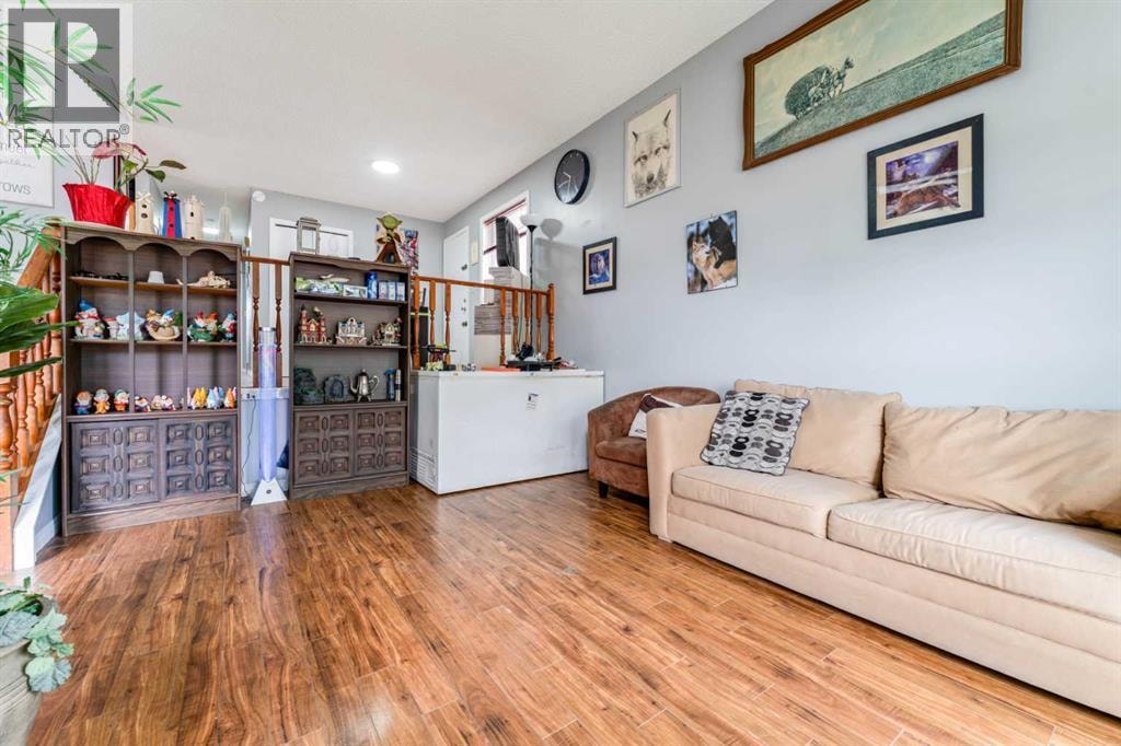 6087 Martingrove Road NE — photo 5