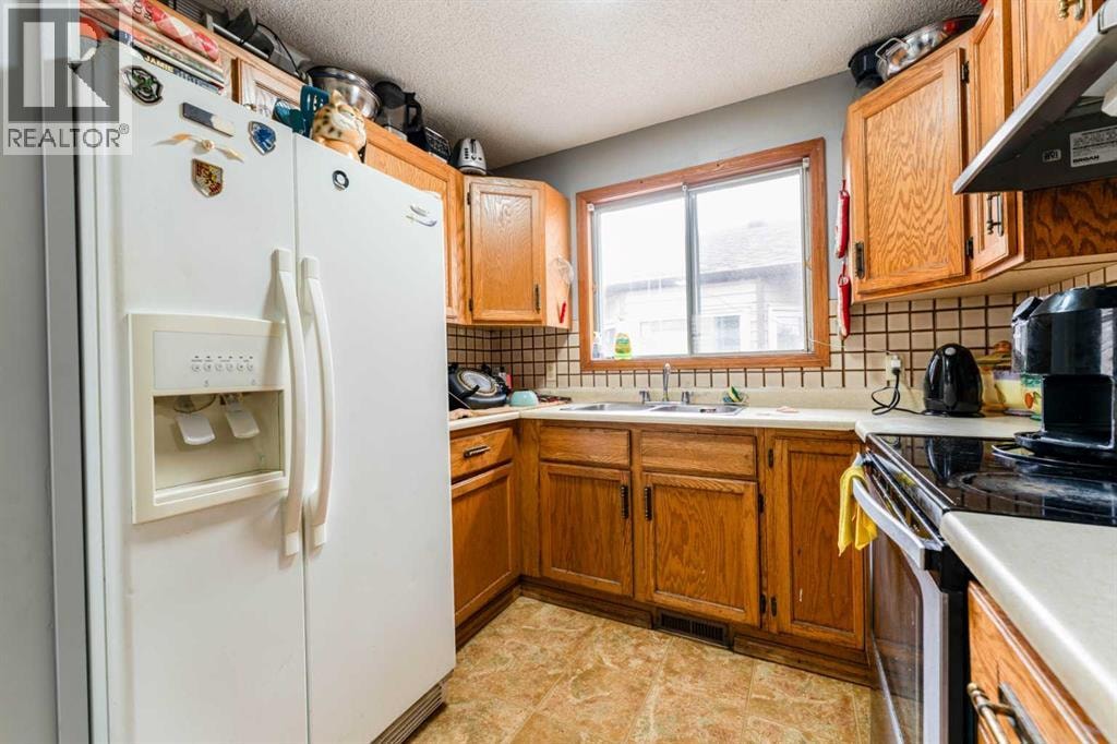 6087 Martingrove Road NE — photo 15