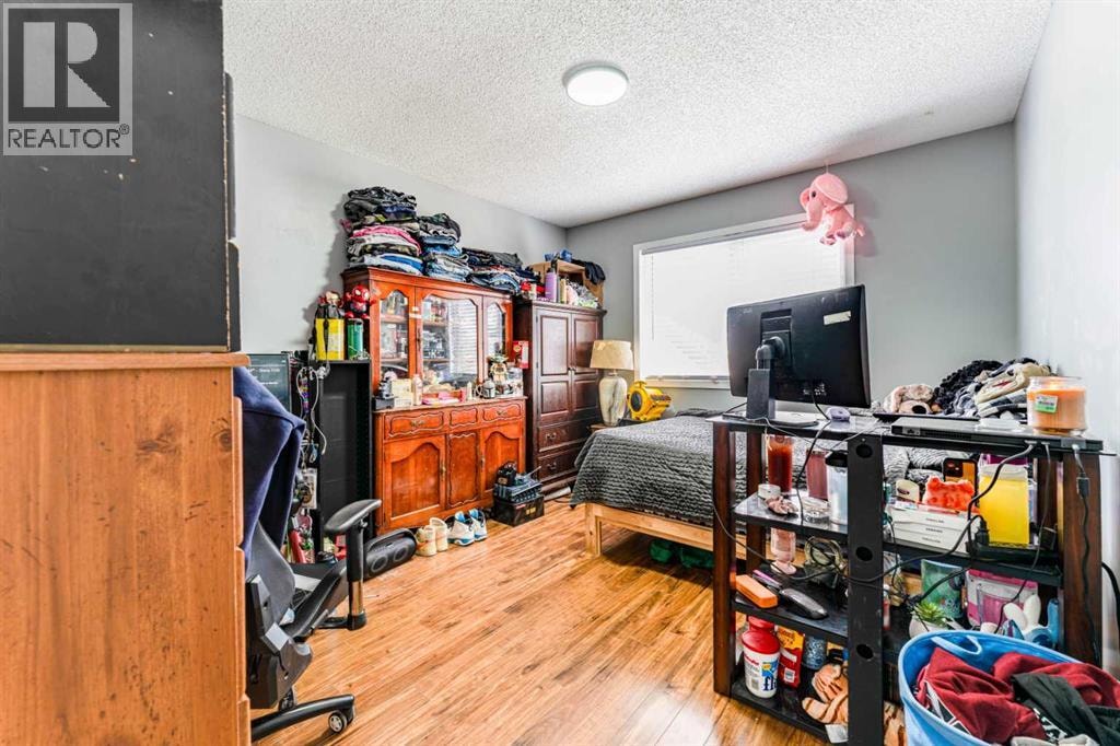 6087 Martingrove Road NE — photo 10