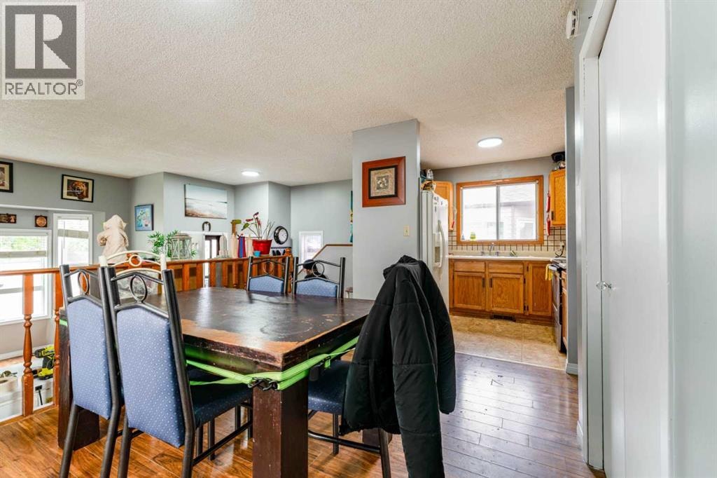 6087 Martingrove Road NE — photo 16