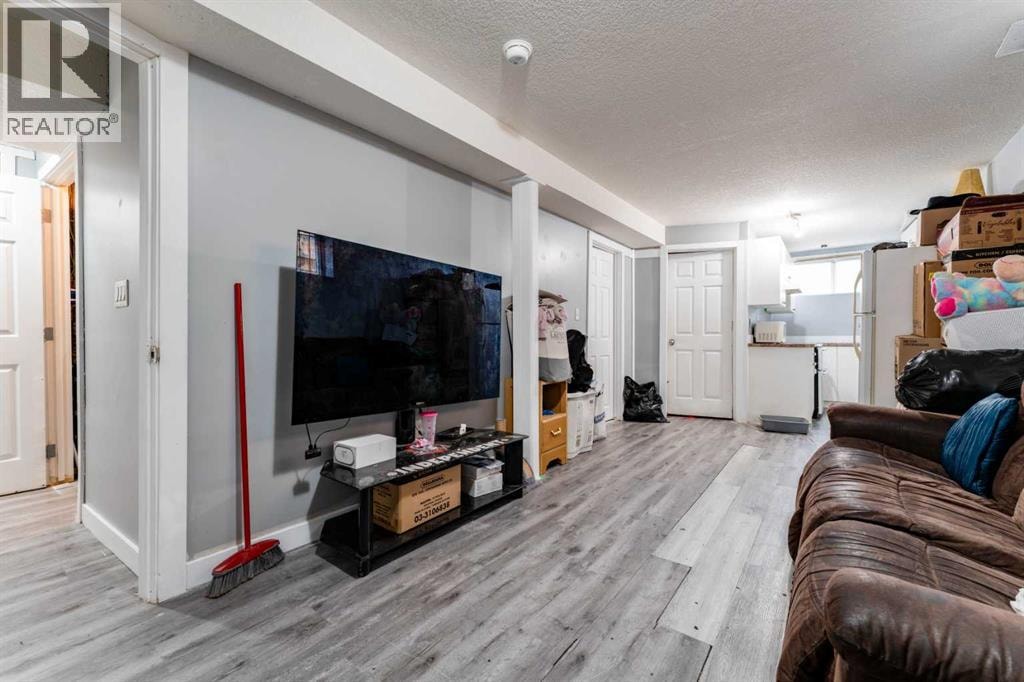 6087 Martingrove Road NE — photo 28