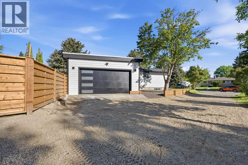 1303 87 Avenue SW — photo 39