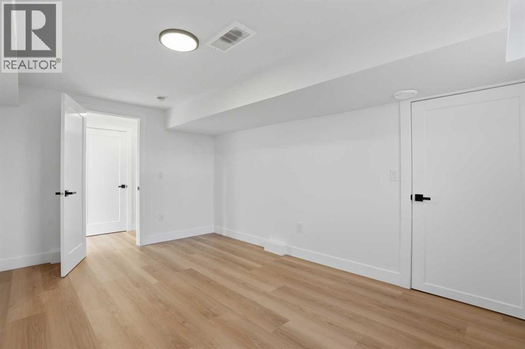 1303 87 Avenue SW — photo 33