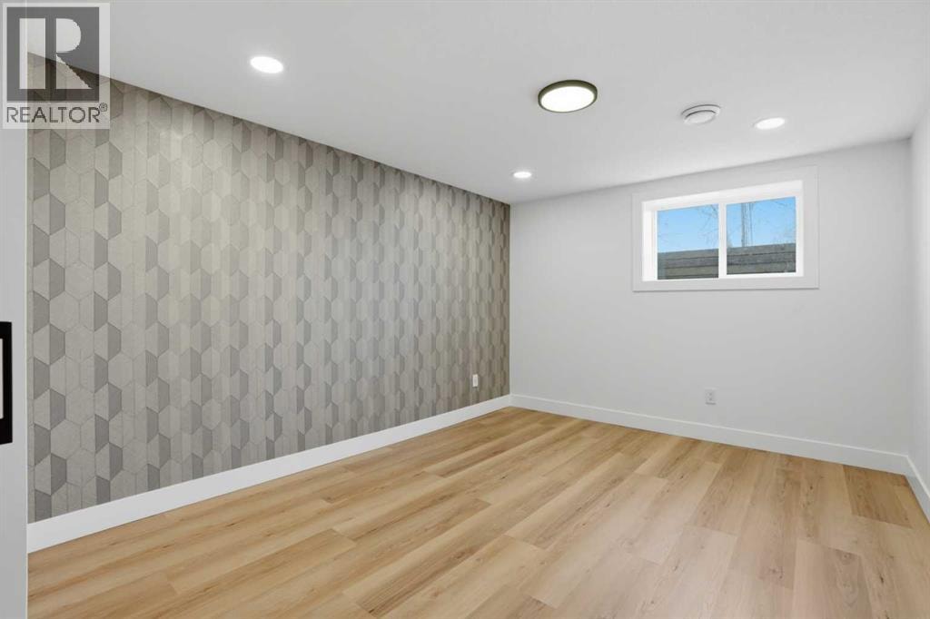 1303 87 Avenue SW — photo 32