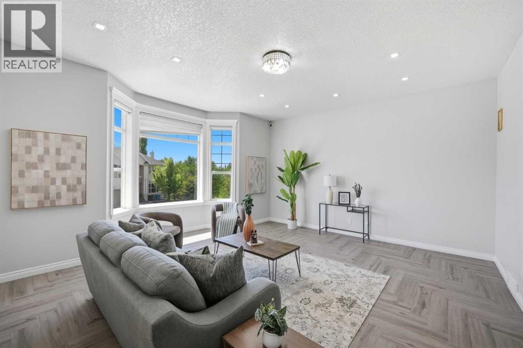 1433 Strathcona Drive SW — photo 21