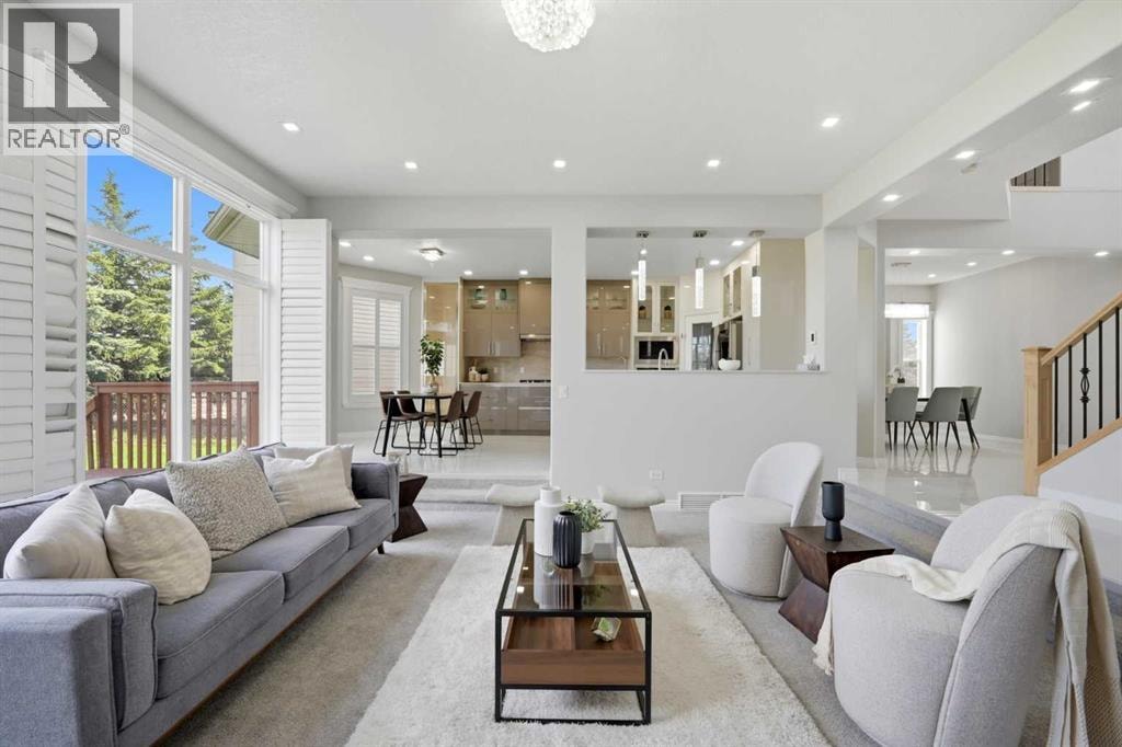 1433 Strathcona Drive SW — photo 14