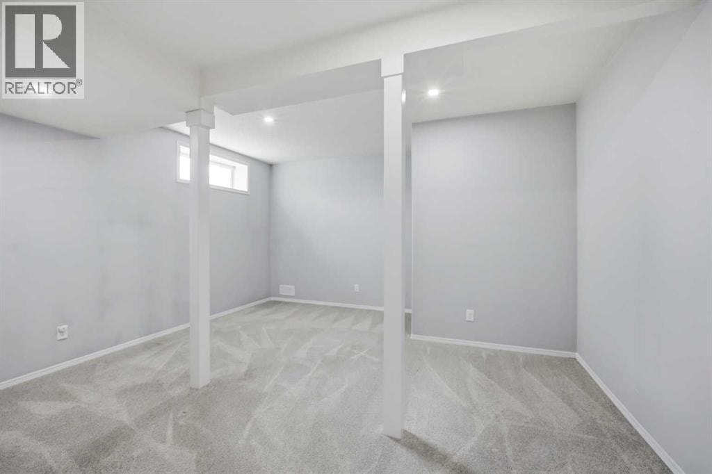 1433 Strathcona Drive SW — photo 39