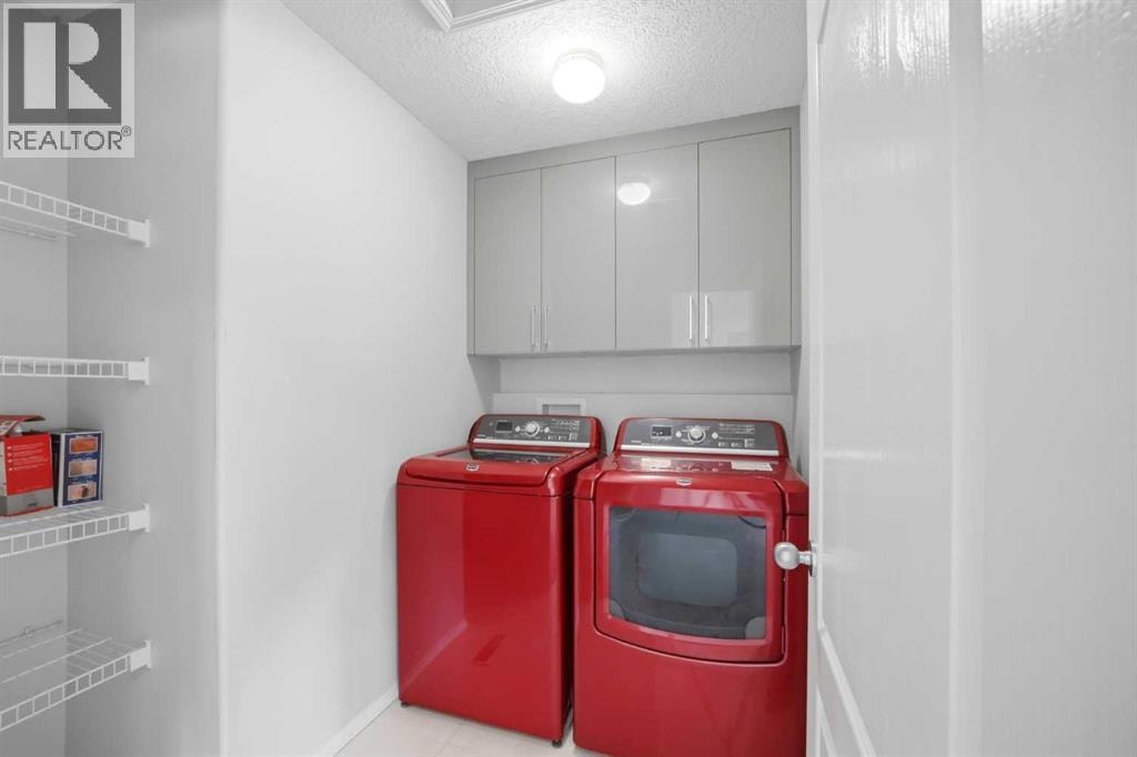 1433 Strathcona Drive SW — photo 37