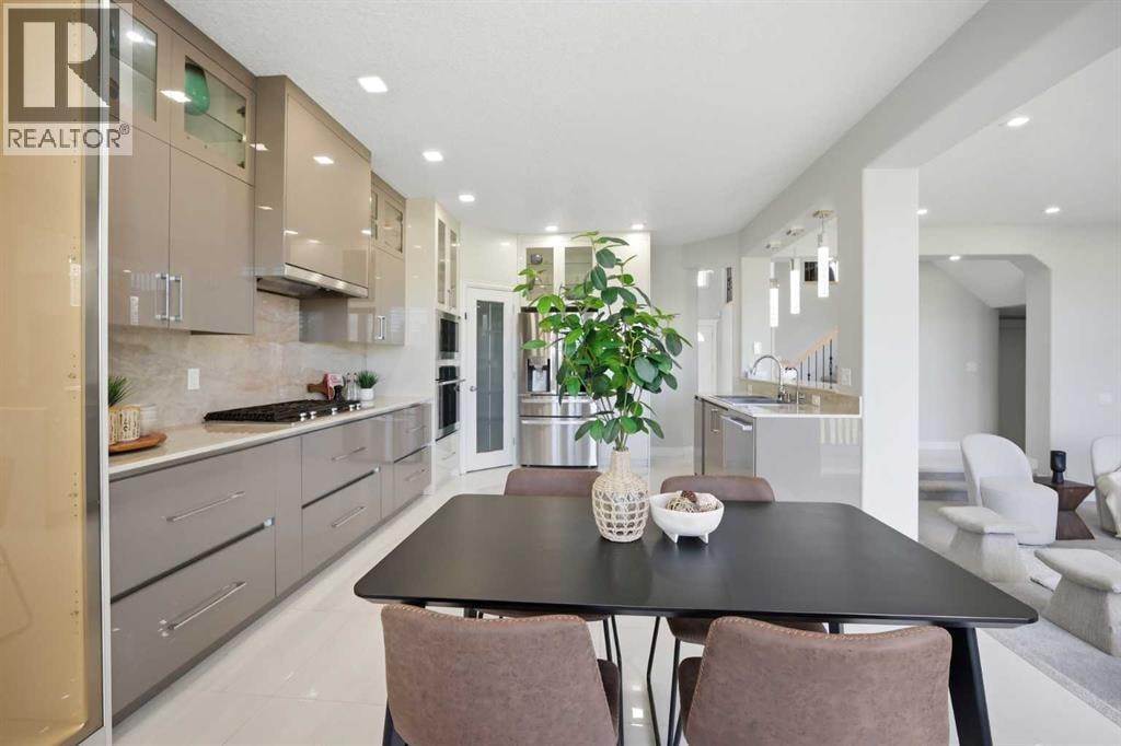 1433 Strathcona Drive SW — photo 15